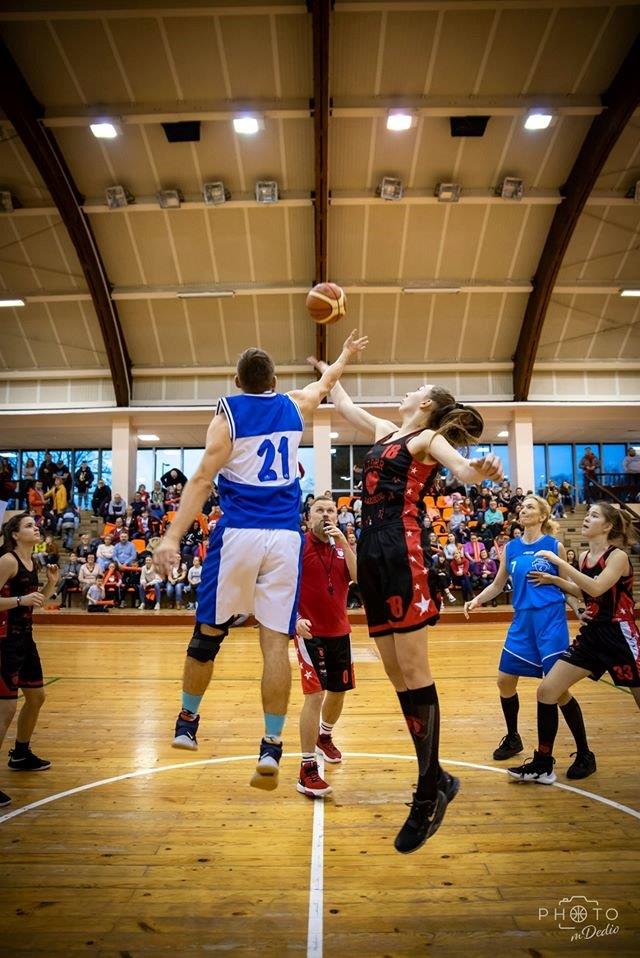 Lider kontra Czwórka 3 Swarzedzki Lider charytatywnie 05