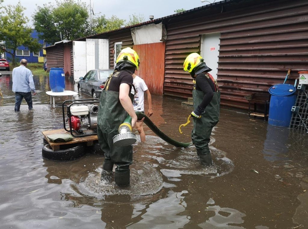 Niebezpiecznie na Kwaśniewskiego 1 Swarzedzki nawalnica 02 1