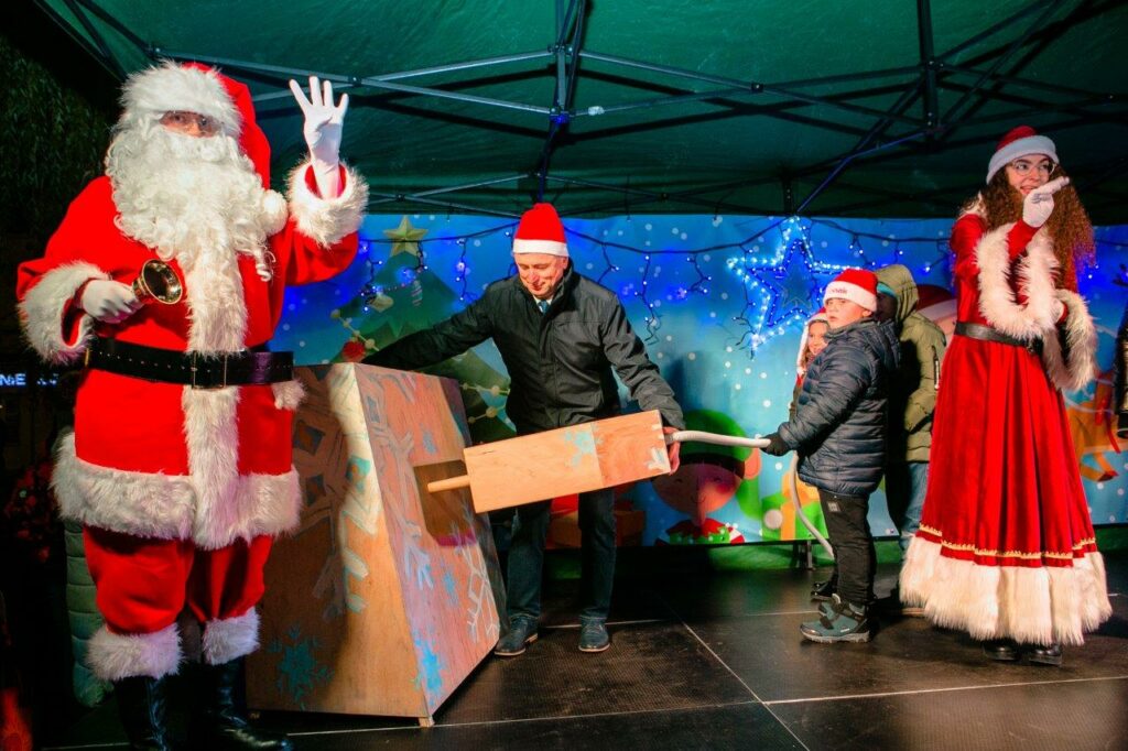 Portal Swarzedzki Mikolaj choinka 01