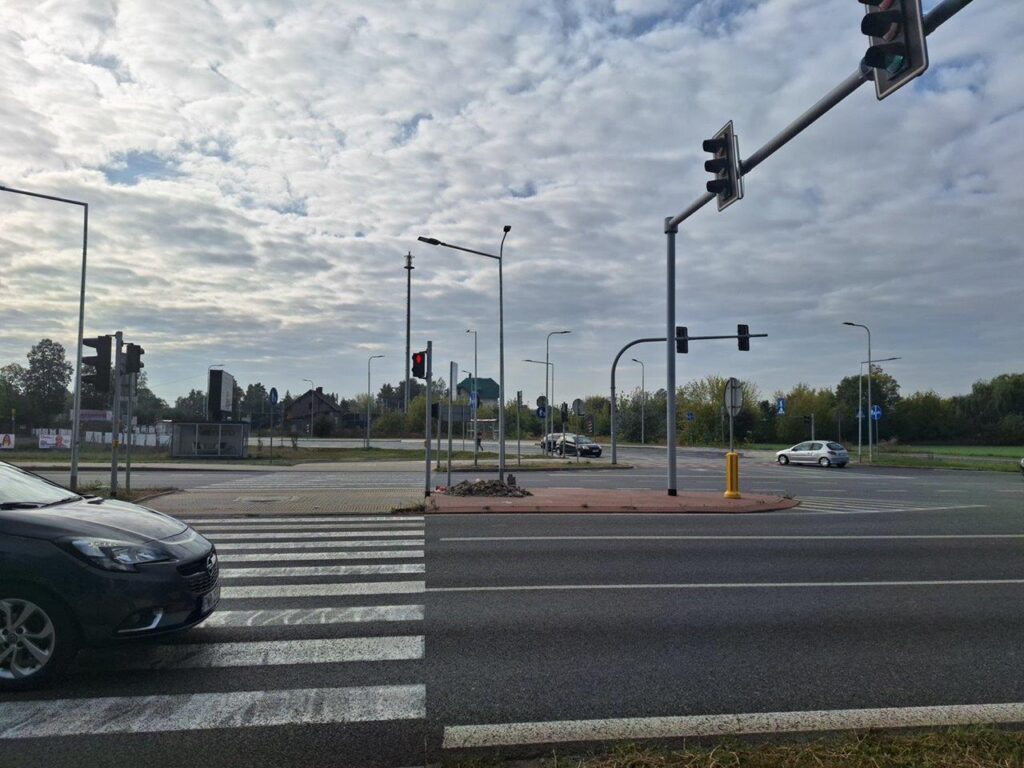 Walczyli o kładkę, dostali oświetlenie 1 20231010 103844