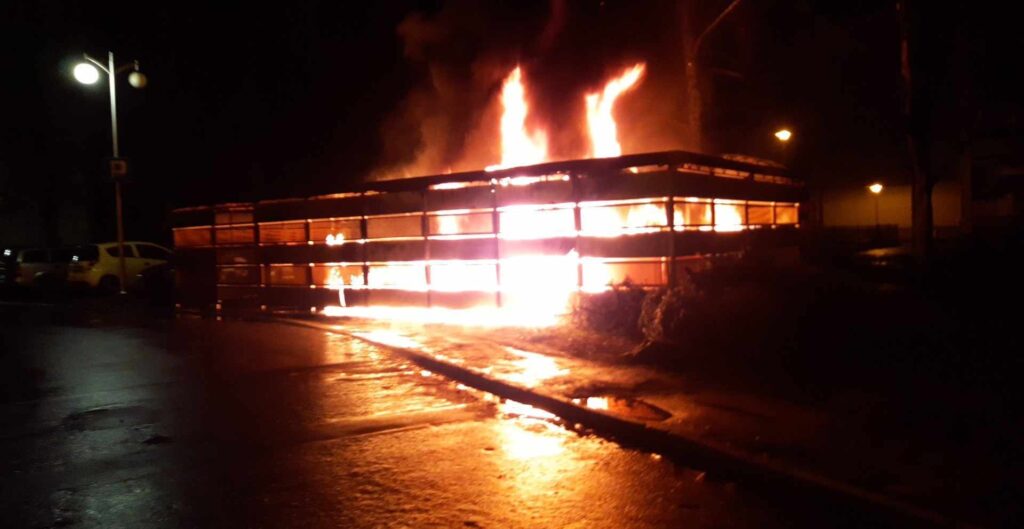 Na osiedlach znowu grasuje podpalacz? 1 podpalacz 3