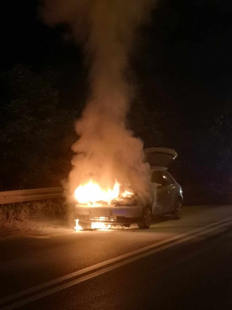 Pożar auta na swarzędzkim wiadukcie! 1 pozar 2