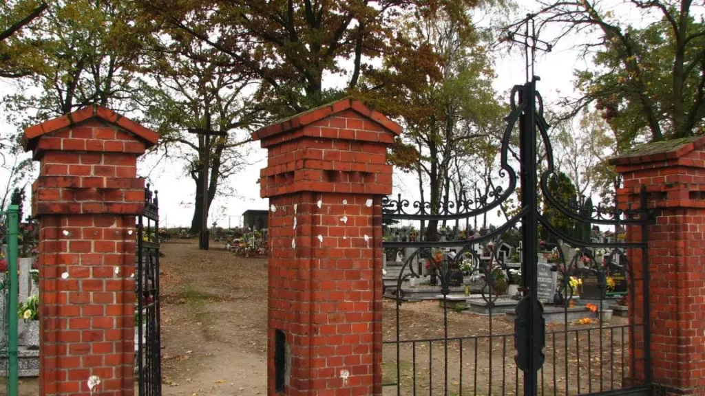 cmentarz 4
