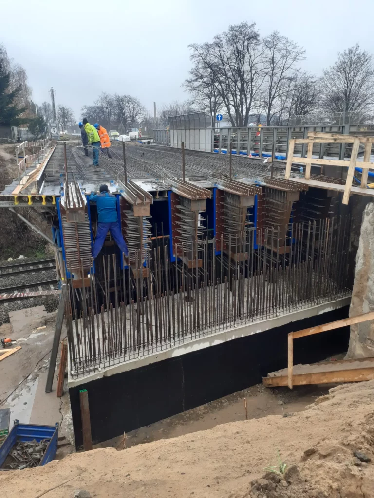 Trwa montaż wiaduktu na drodze wojewódzkiej! 10 Ligowiec2
